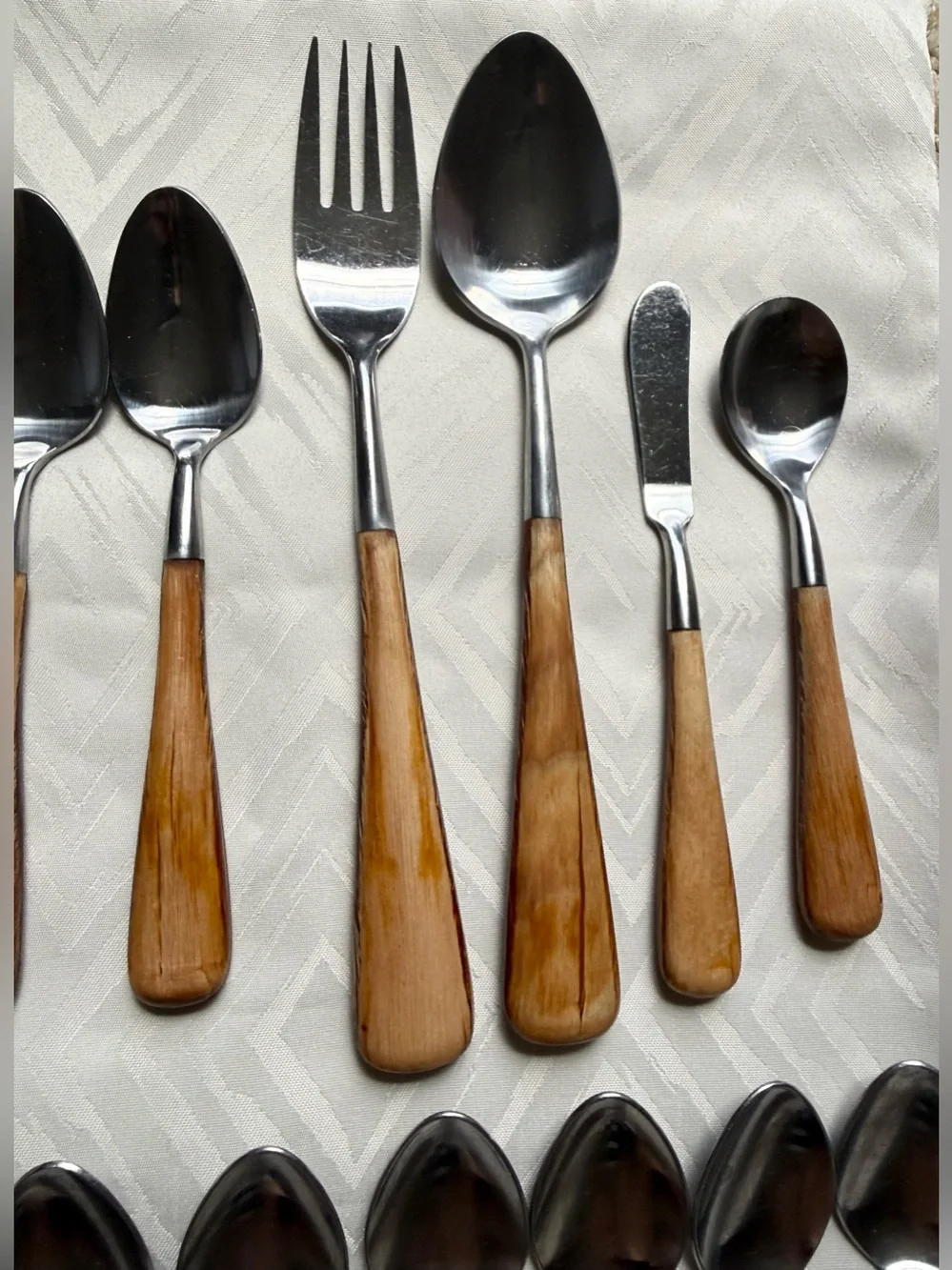 41 VTG Aspen Trend Pacific Japan Wood-Handle Flatware Set Stainless Steel Wooden